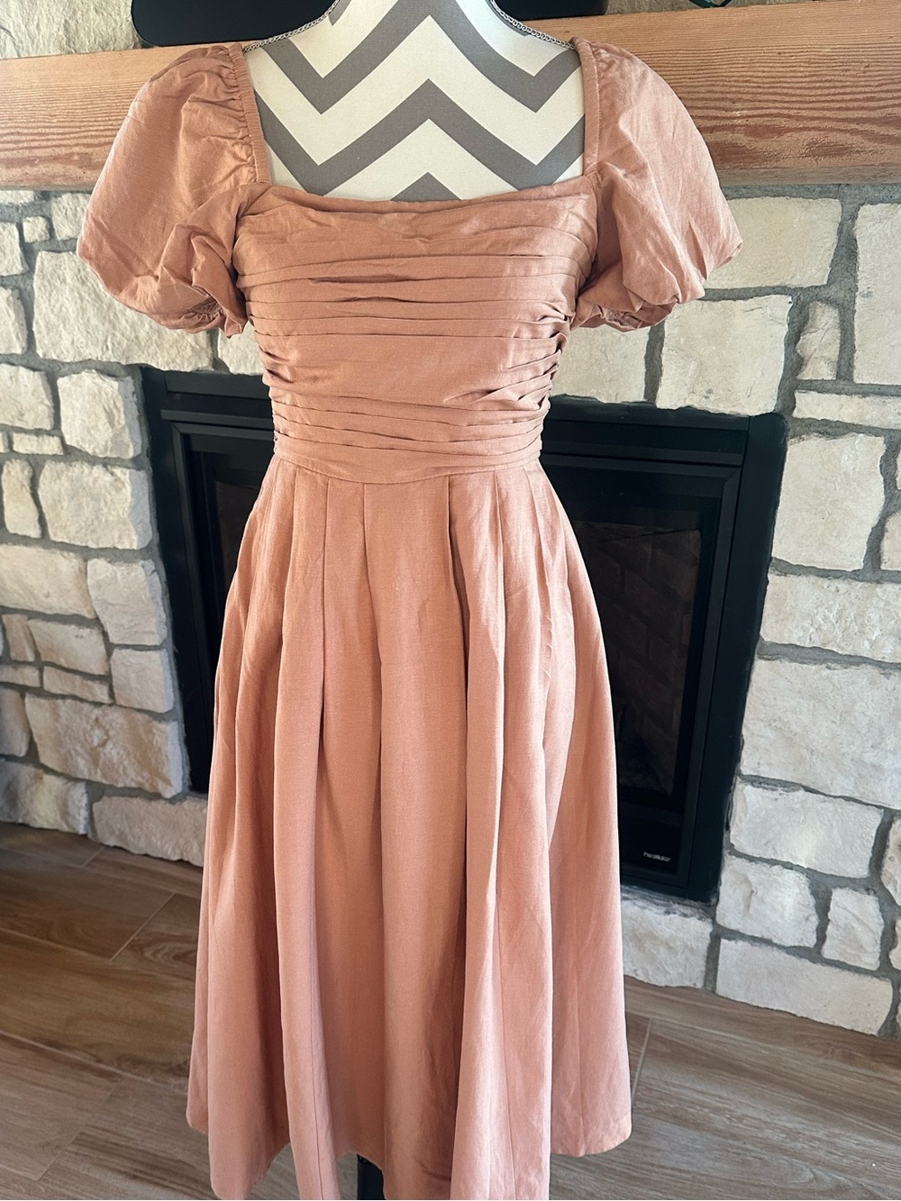 ASTR  the Label  Adilene Blush Pink Puff Sleeve Midi Dress SZ S